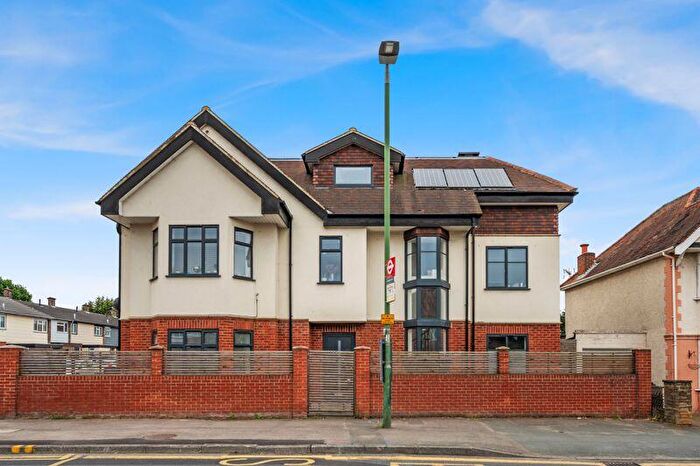 1 Bedroom Flat For Sale In Cheam Common Road, Worcester Park, KT4