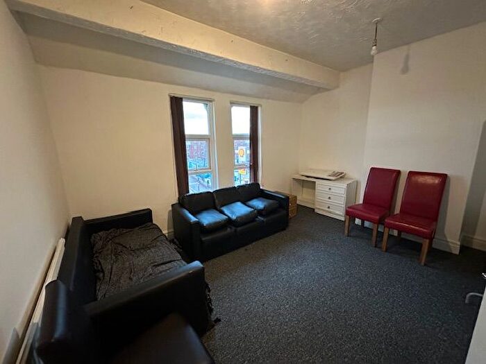 3 Bedroom Flat To Rent In Wilmslow Road, Rusholme, Manchester, M14