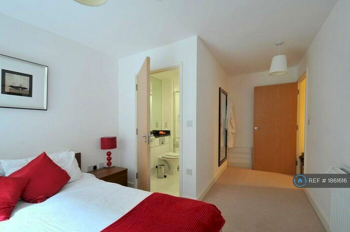 2 Bedroom Flat To Rent In Elmira Street, London, SE13