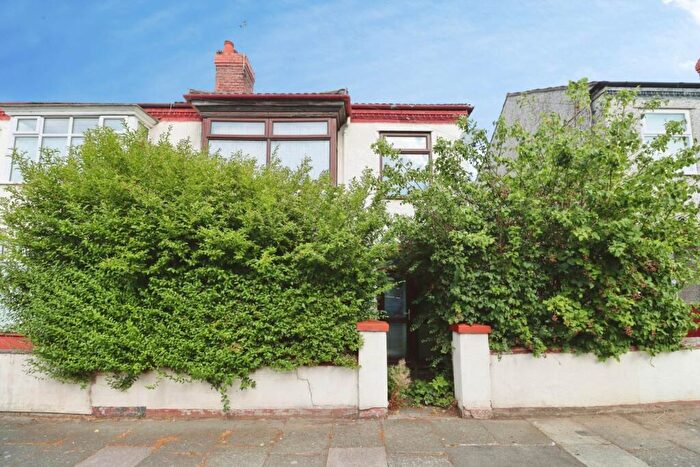 3 Bedroom Semi Detached House For Sale In College Drive, Bebington, CH63