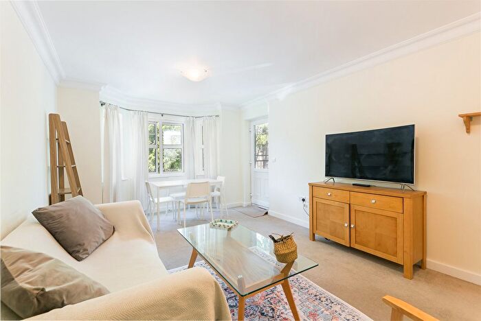 2 Bedroom Flat To Rent In Augustus Road, London, SW19