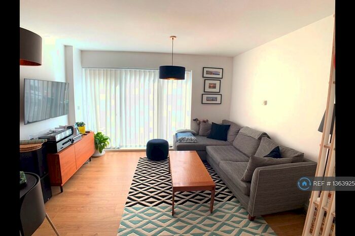 1 Bedroom Flat To Rent In Peebles Court, Croydon, CR0