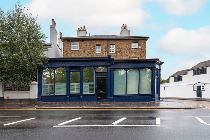 3 Bedroom Flat For Sale In Central Hill, Crystal Palace, London, SE19