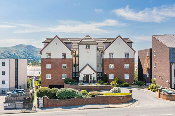 2 Bedroom Flat For Sale In Deganwy Road, Deganwy, LL31