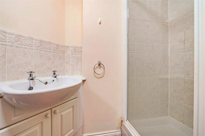 3 Bedroom Apartment For Sale In Venneit Close, Oxford, OX1