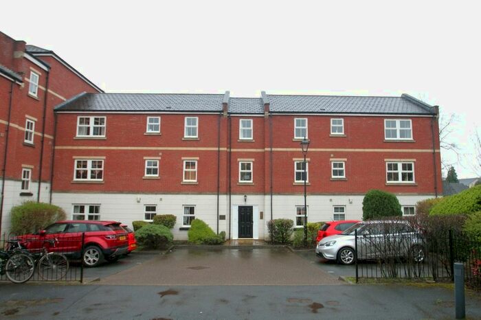 2 Bedroom Flat To Rent In Mansion Gate Drive, Leeds, West Yorkshire, Uk, LS7