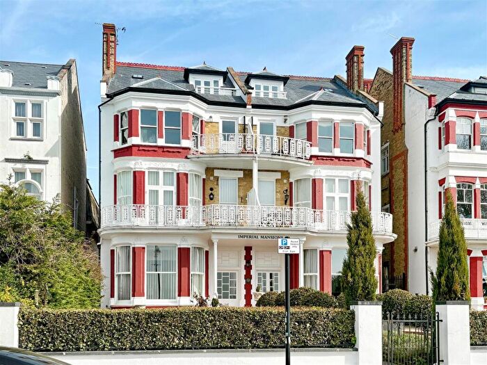 2 Bedroom Apartment For Sale In Westcliff Parade, Westcliff On Sea, SS0