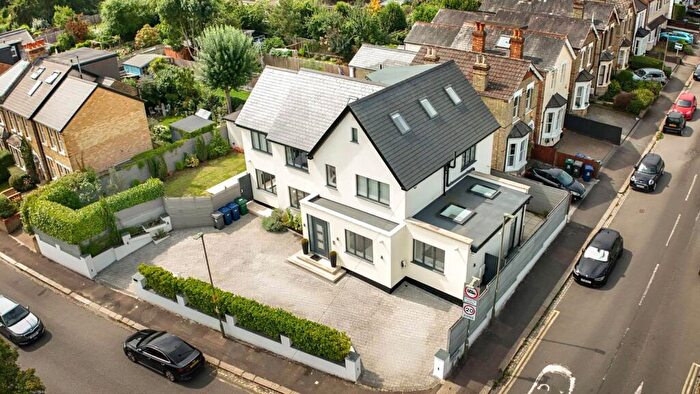 5 Bedroom Detached House To Rent In Crescent Road, Barnet, EN4