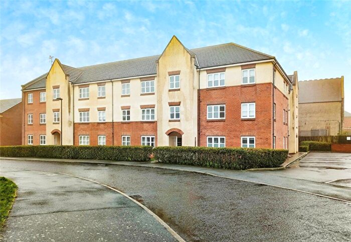 2 Bedroom Flat For Sale In Dukesfield, Shiremoor, Newcastle Upon Tyne, Tyne And Wear, NE27
