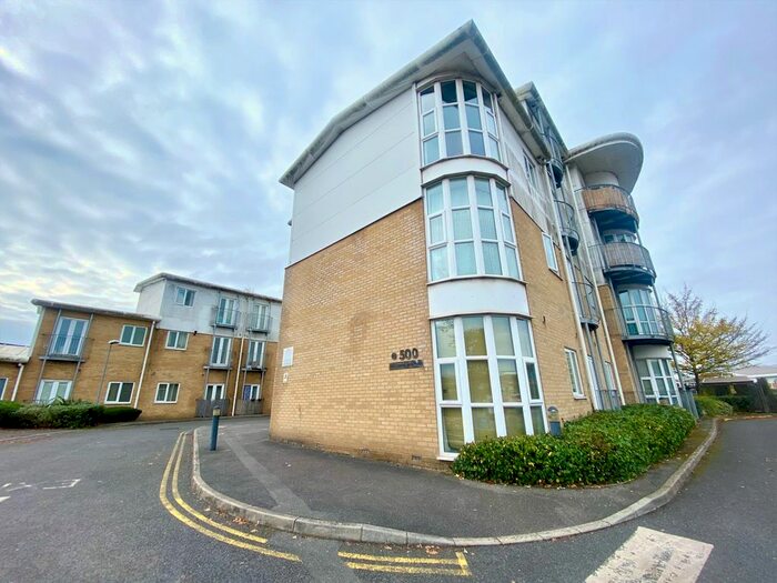 Studio To Rent In Point, Castle Point, Bournemouth, BH8