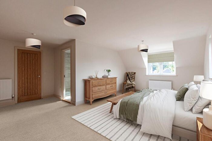 4 Bedroom Detached House For Sale In Bedrooms To Both Floors - Fabulous Corner Plot, NR20