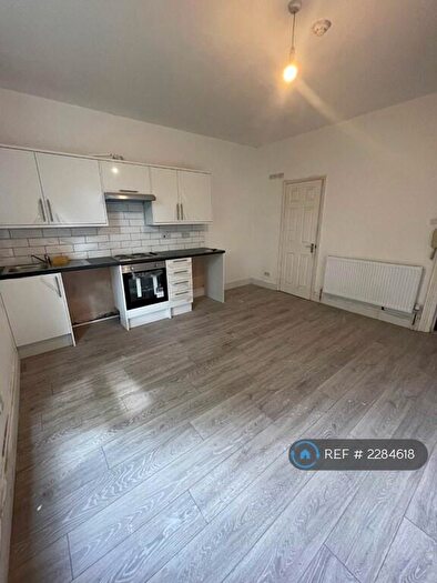 Studio To Rent In Myddleton Road, London, N22