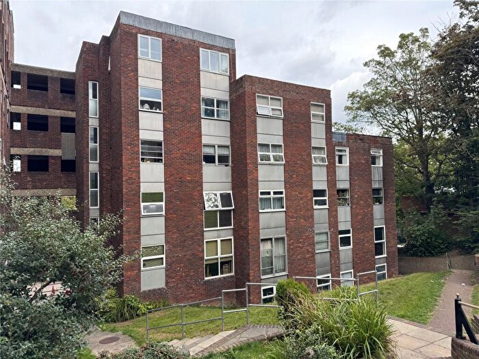 2 Bedroom Apartment To Rent In Downs Road, Luton, Bedfordshire, LU1