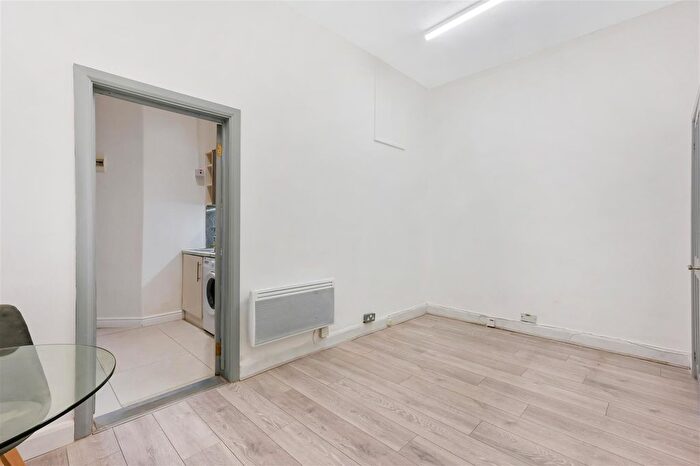 1 Bedroom Studio To Rent In Merton Road, London, SW19