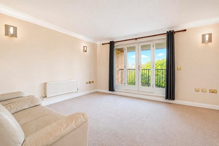 2 Bedroom Apartment For Sale In Bewicks Reach, Newbury, Berkshire, RG14