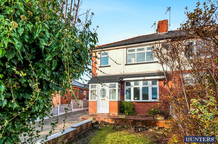 3 Bedroom Semi-Detached House To Rent In Boothsbank Avenue, Worsley, Manchester, Greater Manchester M28