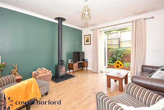 2 Bedroom Bungalow For Sale In Yealand Close, Bamford, Rochdale, OL11