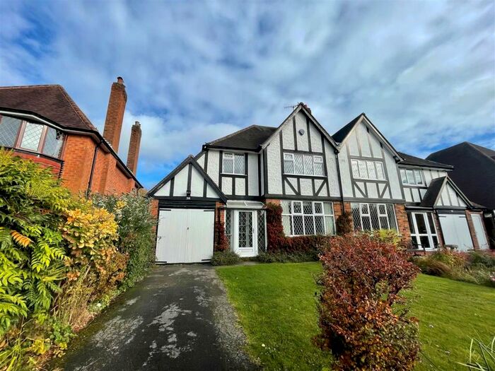 3 Bedroom Semi-Detached House To Rent In St. Helens Road, Solihull, West Midlands, B91