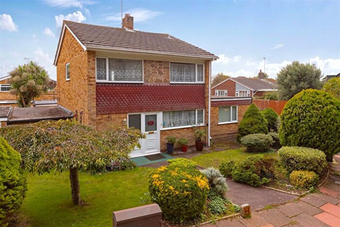 4 Bedroom Detached House For Sale In Whylands Crescent, Worthing, BN13