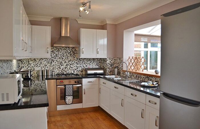 3 Bedroom Detached House To Rent In Yeftly Drive, Littlemore, Oxford, OX4