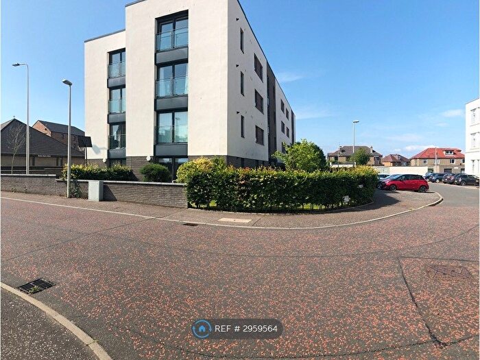 2 Bedroom Flat To Rent In Arneil Place, Edinburgh, EH5