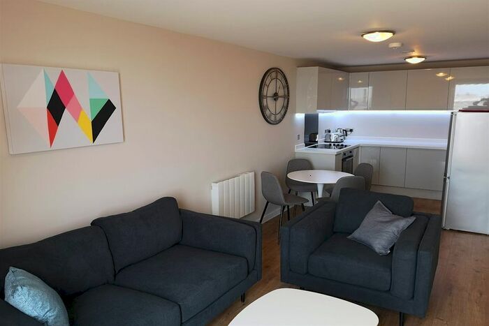 2 Bedroom Flat To Rent In Jesse Hartley Way, Liverpool, L3