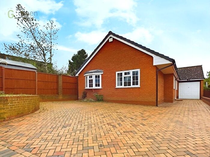 3 Bedroom Bungalow To Rent In Butlers Lane, Sutton Coldfield, West Midlands, B74