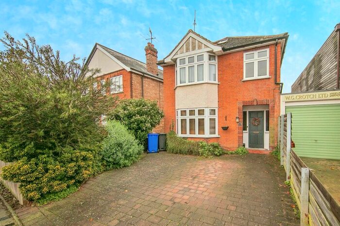 3 Bedroom Detached House For Sale In Tuddenham Avenue, Ipswich, IP4