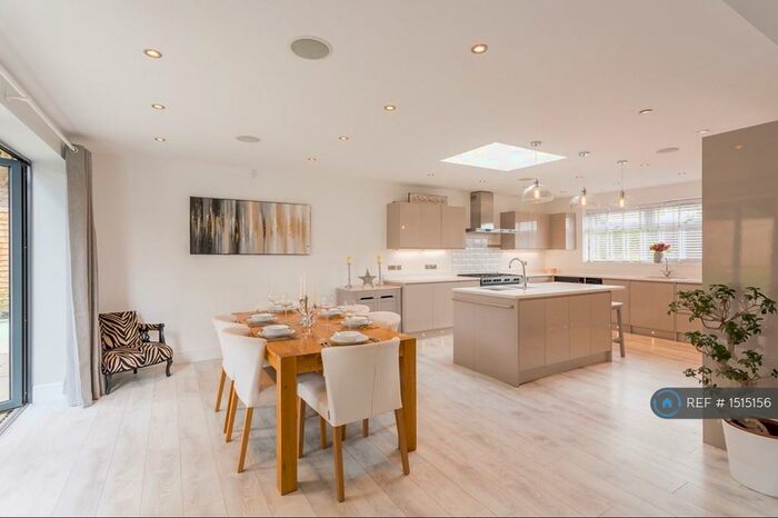 5 Bedroom Detached House To Rent In St. Stephens Close, Bath, BA1