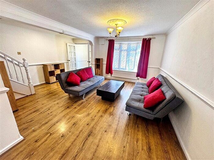 3 Bedroom House To Rent In Florence Street, Canning Town, E16