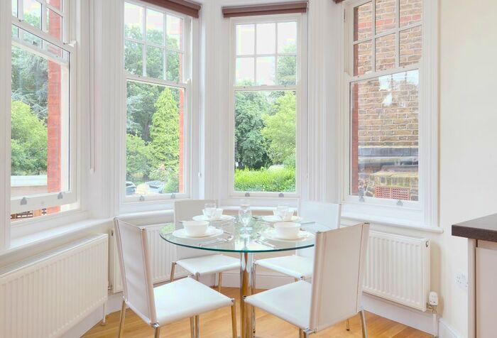 1 Bedroom Flat To Rent In Hamlet Gardens, Ravenscourt Park, Hammersmith, W6