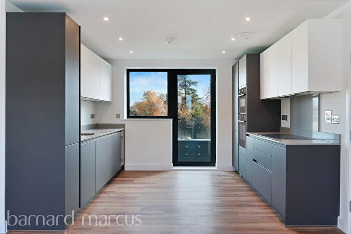 3 Bedroom Penthouse To Rent In Lambert Place, Thames Ditton, KT7