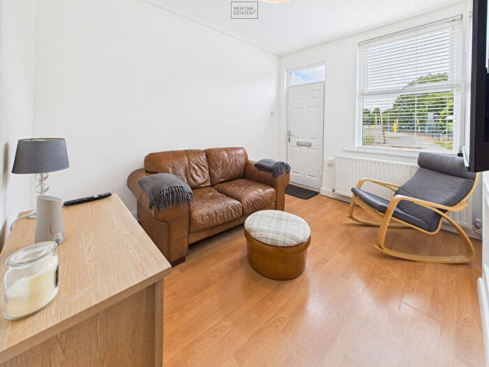 2 Bedroom Terraced House For Sale In Valley Road, Spital, S41