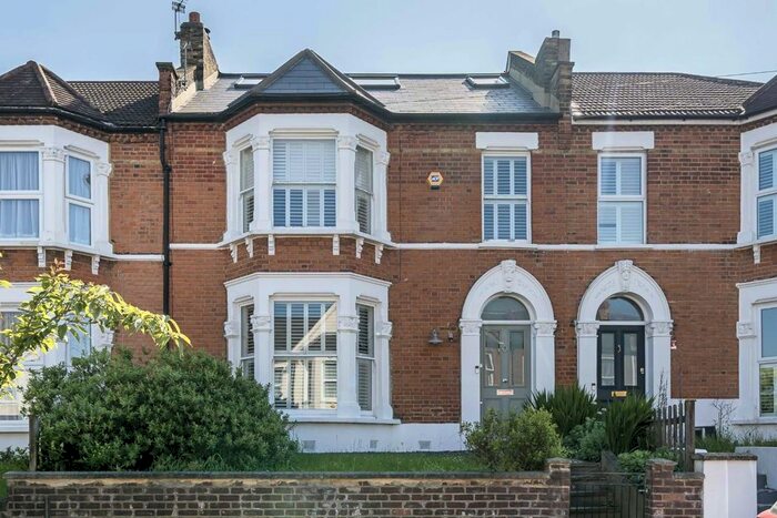 5 Bedroom Property To Rent In Balloch Road, London, SE6