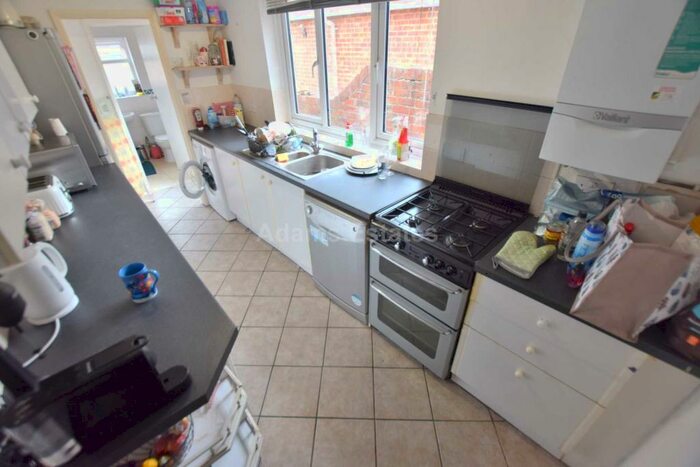 3 Bedroom Terraced House To Rent In Carnarvon Road, Reading, RG1