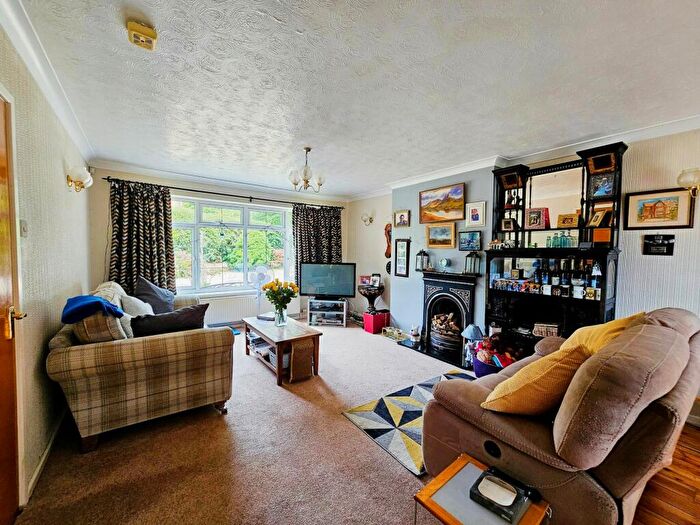 4 Bedroom Detached House For Sale In Temple Road, Oxford, OX4