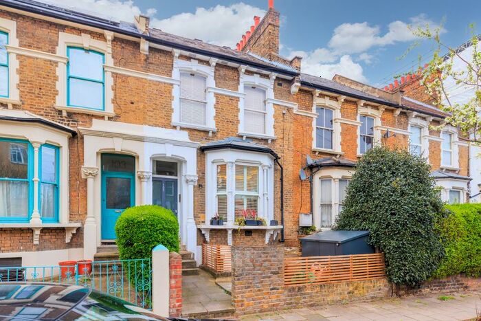 2 Bedroom Flat To Rent In Brooke Road, Stoke Newington Central, N16