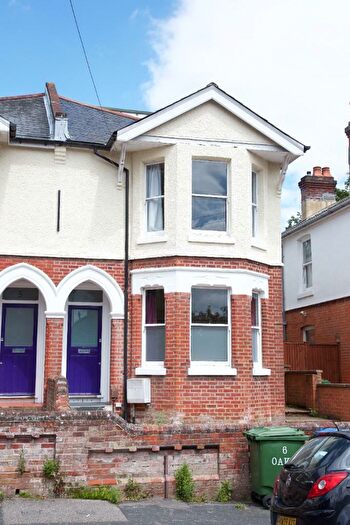 7 Bedroom House To Rent In Oakhurst Road, SO17
