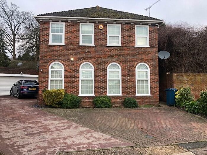 4 Bedroom Detached House To Rent In College Close, Harrow Weald, Harrow, HA3