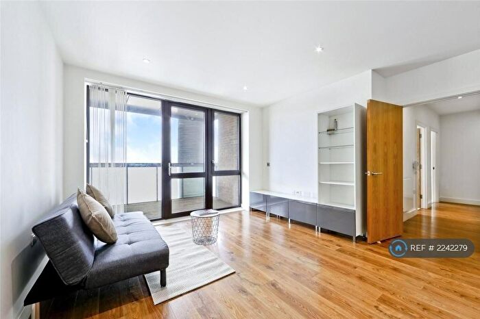 2 Bedroom Flat To Rent In Lighterman Point, London, E14