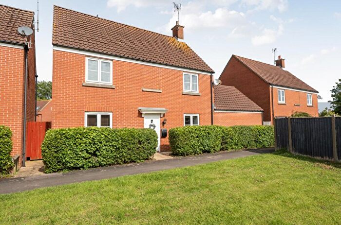 4 Bedroom Detached House For Sale In Pearce Close, Thornbury, BS35