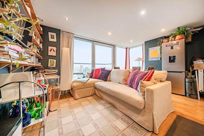 1 Bedroom Flat For Sale In Distillery Tower, Deptford, London, SE8
