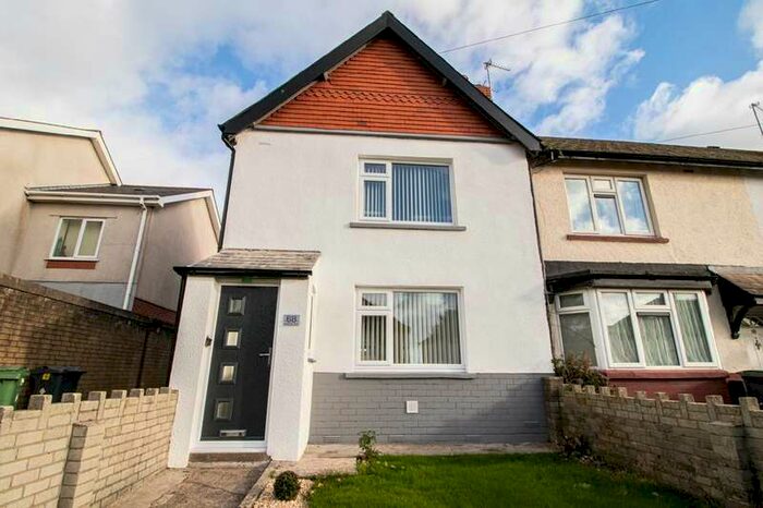 2 Bedroom Semi-Detached House To Rent In Llantarnam Road, Gabalfa, CF14