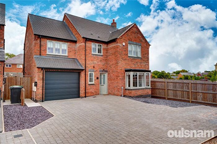 4 Bedroom Detached House For Sale In Woodland Court, Droitwich, Worcestershire, WR9