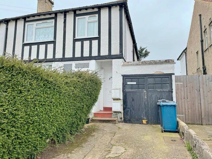 2 Bedroom Maisonette To Rent In Carlton Avenue, Kenton, HA3