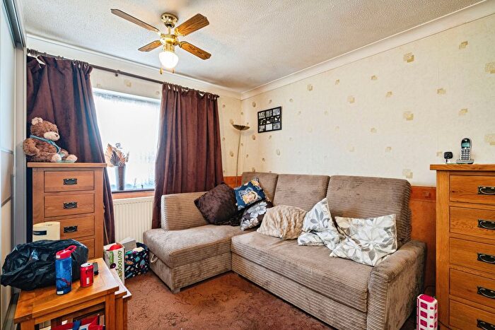 2 Bedroom Bungalow For Sale In Twiss Close, Diss, IP22