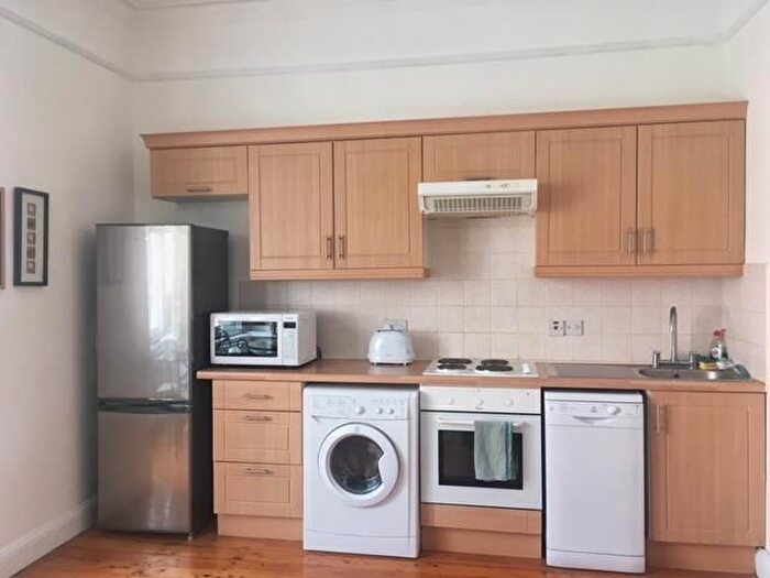 1 Bedroom Flat To Rent In Fulham Palace Road, London, W6