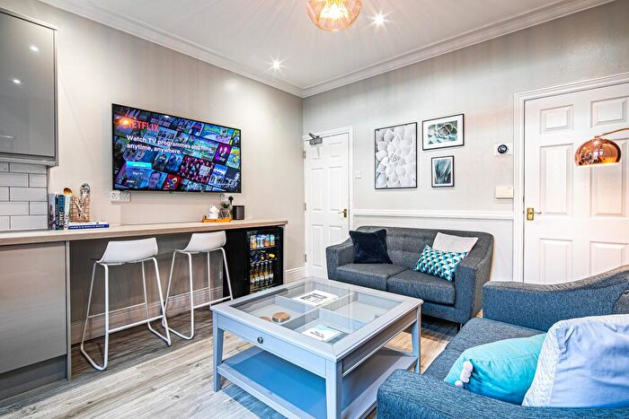 4 Bedroom House To Rent In Hunter Hill Road, Sheffield, S11