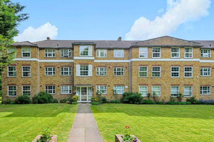 2 Bedroom Flat To Rent In Kemnal Road, Chislehurst, BR7