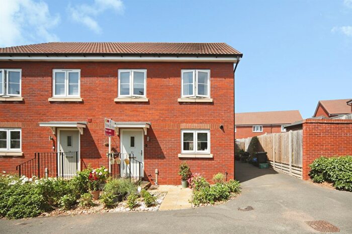 3 Bedroom Semi-Detached House For Sale In Merton Road, Rumwell, Taunton, TA4